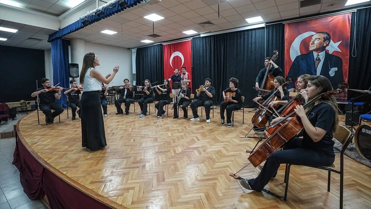 Liseliden Milli Takım'a marş: 'Bizim Çocuklar' birinci seçildi