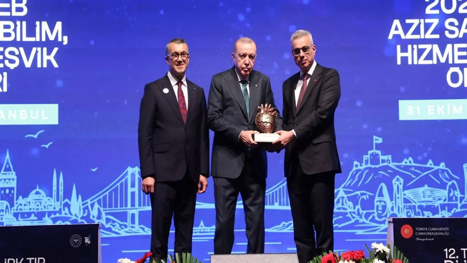 Sağlık Bakanı Memişoğlu, TÜSEB Teşvik Ödülleri Töreni'ne katıldı