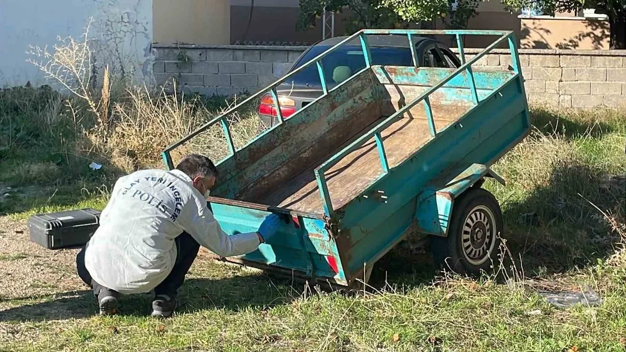 Çalınan römork 2 ay sonra sahibinin evine bırakıldı
