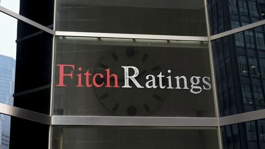 Fitch, Fransa'nın kredi notu görünümünü negatife çevirdi
