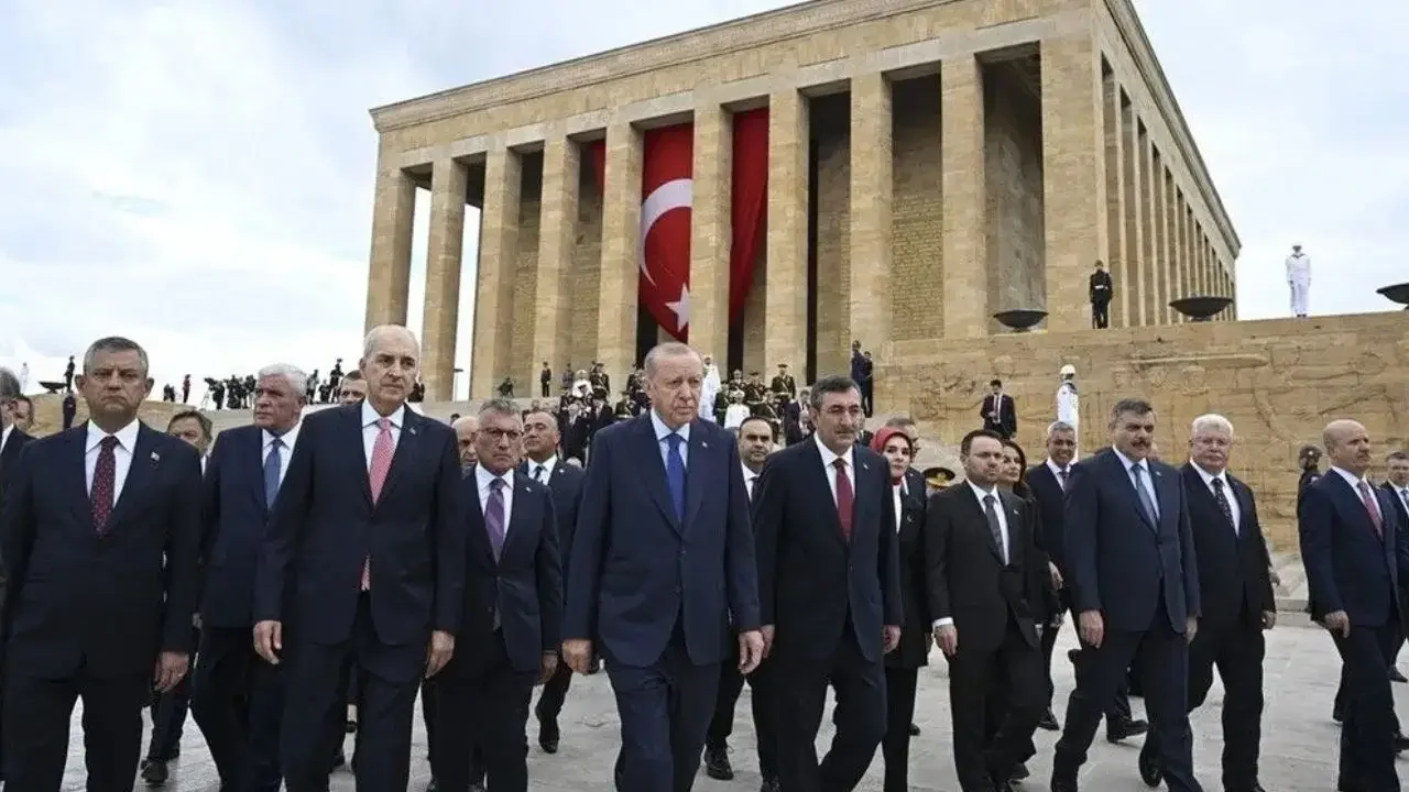 Cumhuriyetimizin 103. yılını başkentte devletin zirvesi ve yurttaşlar coşkuyla kutladı