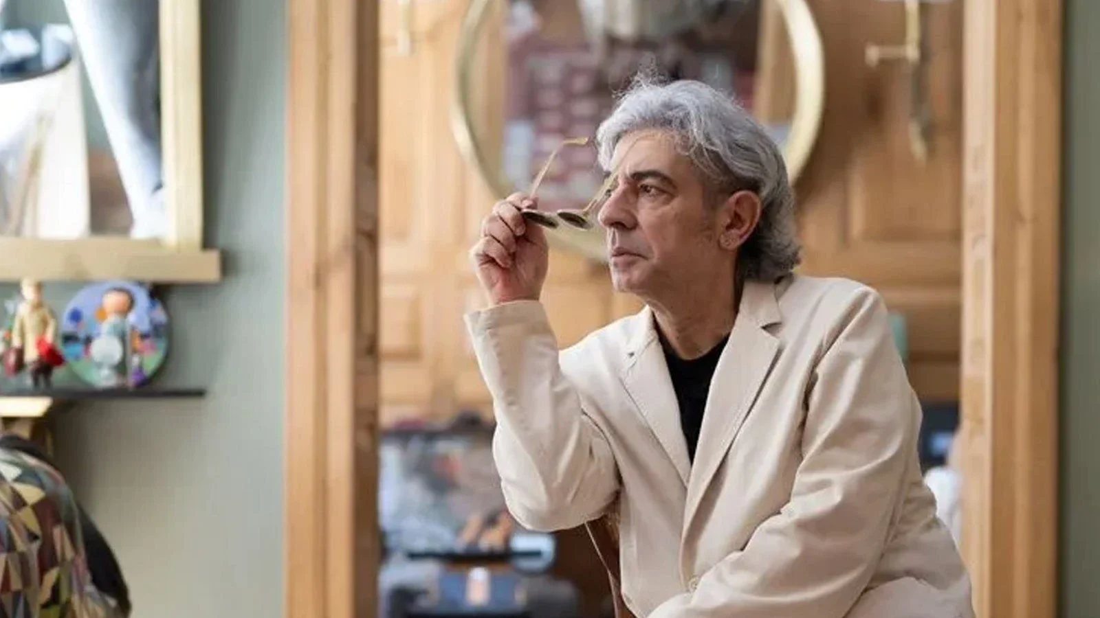 Okan Bayülgen'in kızı İstanbul Bayülgen'e uluslararası sanat ödülü: "Hem güzel hem başarılı"