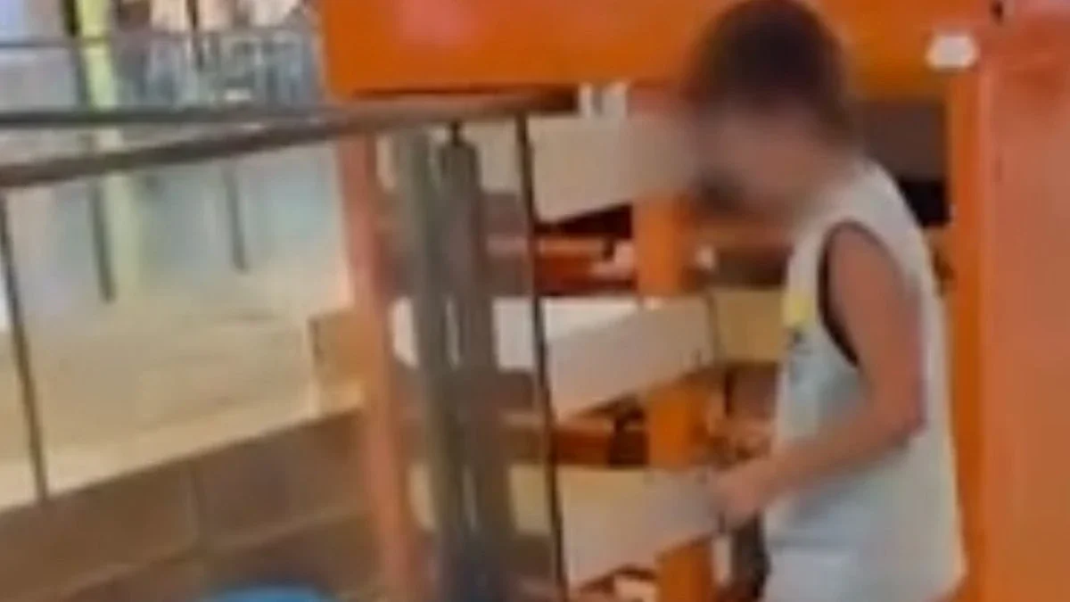 İstanbul'da otizmli çocuk oyun alanına alınmadı: Annesi o anları videoya kaydetti
