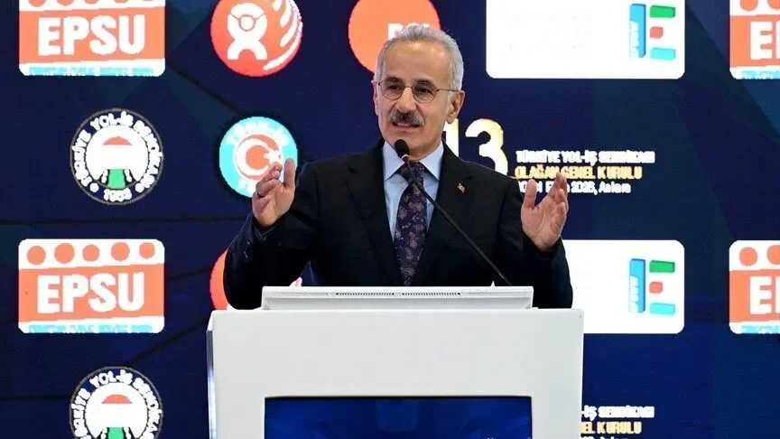 Bakan Uraloğlu: Sadece 6 ilimiz bölünmüş yollarla bağlı iken bugün 77 ilimizi bölünmüş yollarla birbirine bağladık