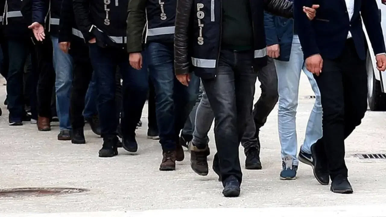 16 ildeki organize suç operasyonunda cephanelik ele geçirildi: 55 tutuklama