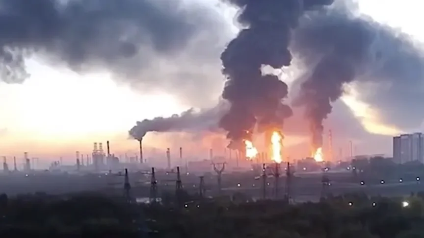 Rusya: Kiev, petrol rafinerilerine saldırıların durdurulması talebini görmezden geliyor