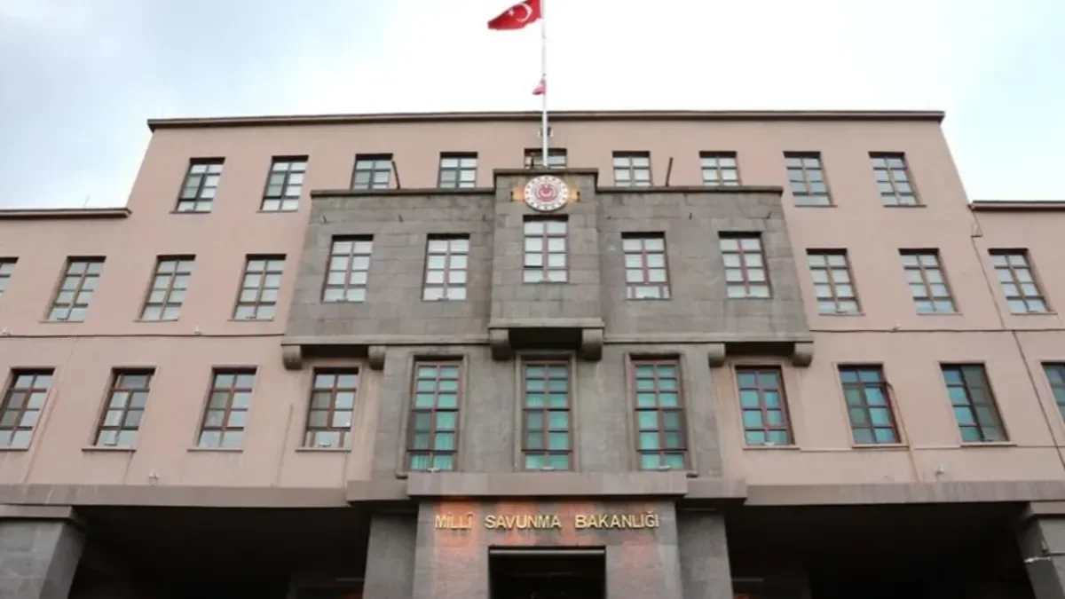 Hakkari'de hudut geçiş olayına müdahale ederken açılan ateşle yaralanan asker şehit oldu