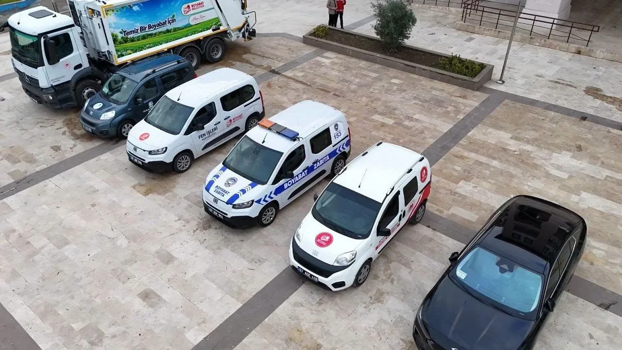 İlçe belediyesi araç filosuna 6 yeni araç kattı