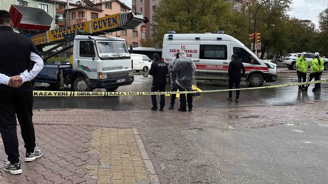 Kamyonun çarptığı kadın öldü