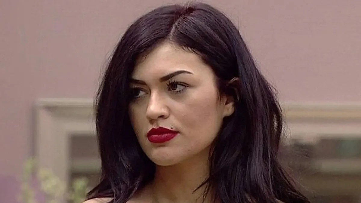 Kısmetse Olur Cansel Çördük dantel tulumuyla sokaklarda dolaştı