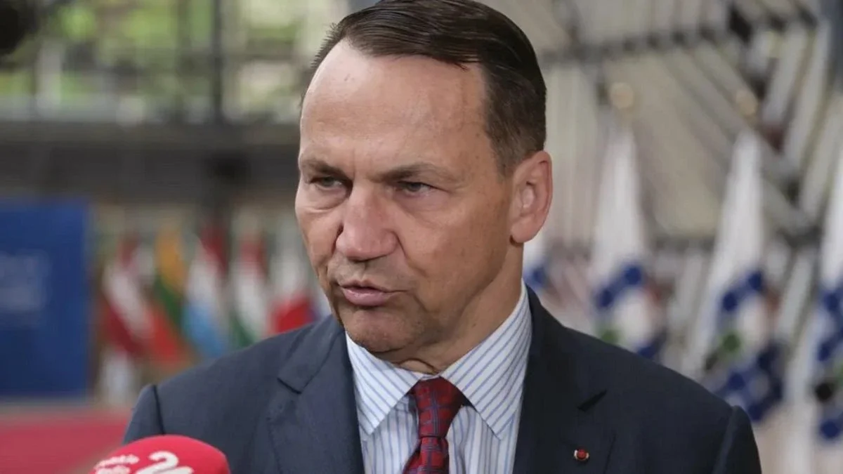 Sikorski'den ABD-İran anlaşmasına 'İnşallah' yorumu