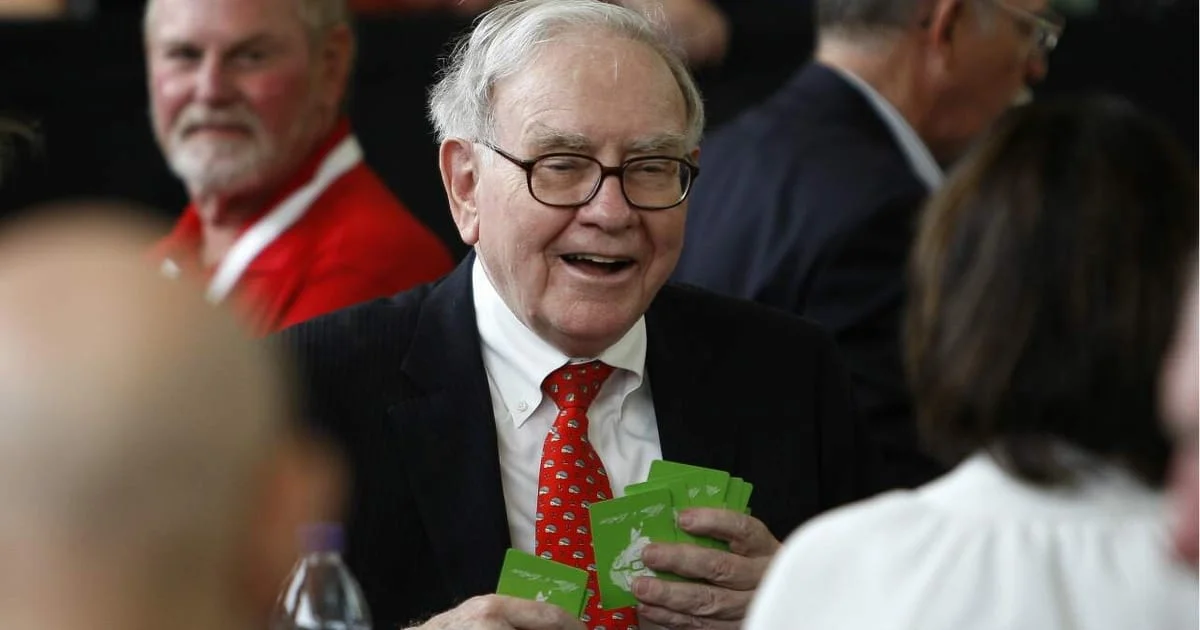 Warren Buffett'ın şaşırtan içecek alışkanlığını milyarder dostu Bill Ackman açıkladı: 48 yıldır ağzına su sürmemiş