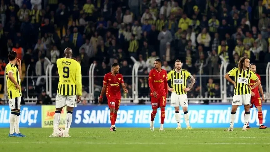 Fenerbahçe, öne geçtiği müsabakada Göztepe'ye mağlup