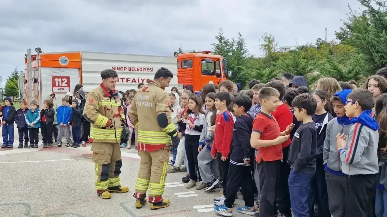 Sinop'ta öğrenci ve öğretmenlere yangın eğitimi