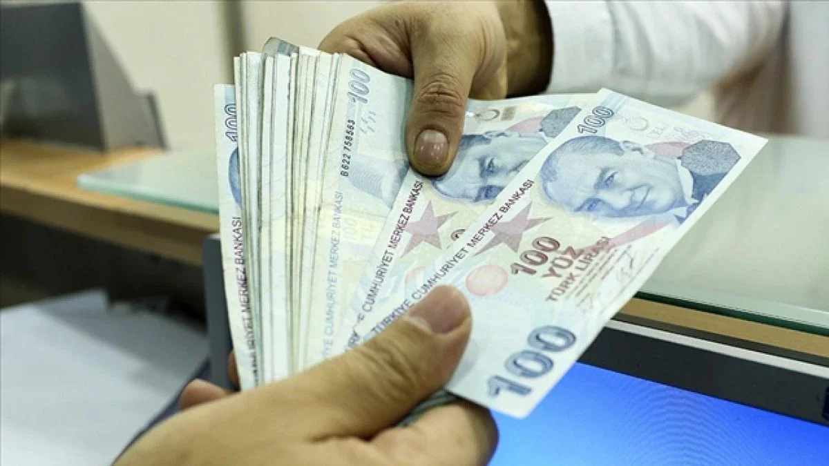 En düşük emekli aylığının artırılmasını da içeren kanun teklifi komisyondan geçti